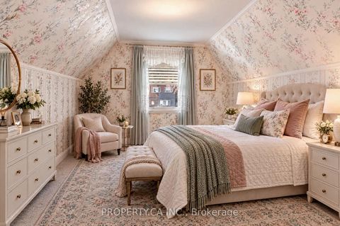 Photo 16 at 16 Warren Crescent, Lambton Baby Point, Toronto