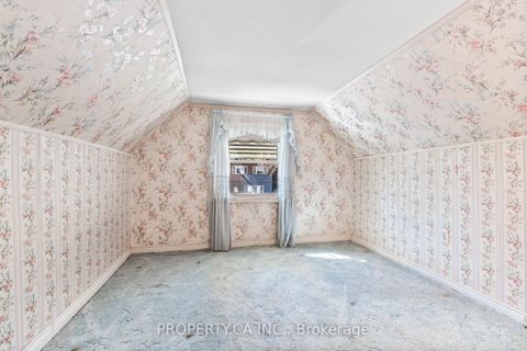 Photo 17 at 16 Warren Crescent, Lambton Baby Point, Toronto