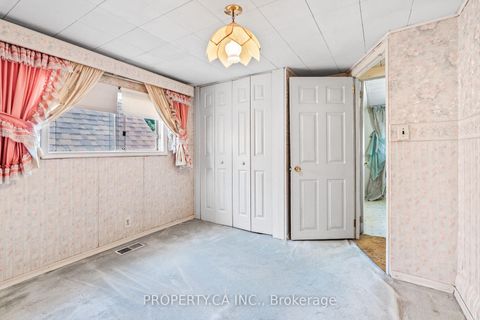 Photo 20 at 16 Warren Crescent, Lambton Baby Point, Toronto