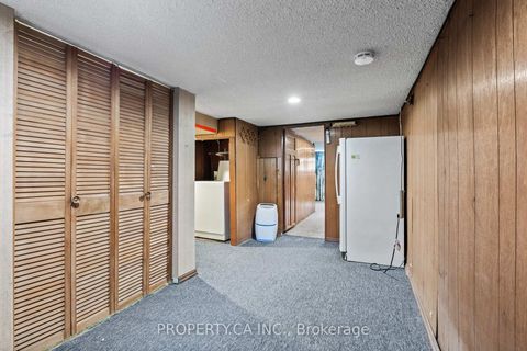 Photo 25 at 16 Warren Crescent, Lambton Baby Point, Toronto
