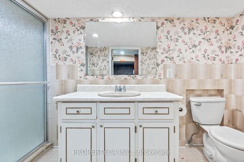 Photo 29 at 16 Warren Crescent, Lambton Baby Point, Toronto