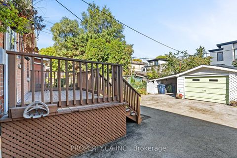 Photo 31 at 16 Warren Crescent, Lambton Baby Point, Toronto
