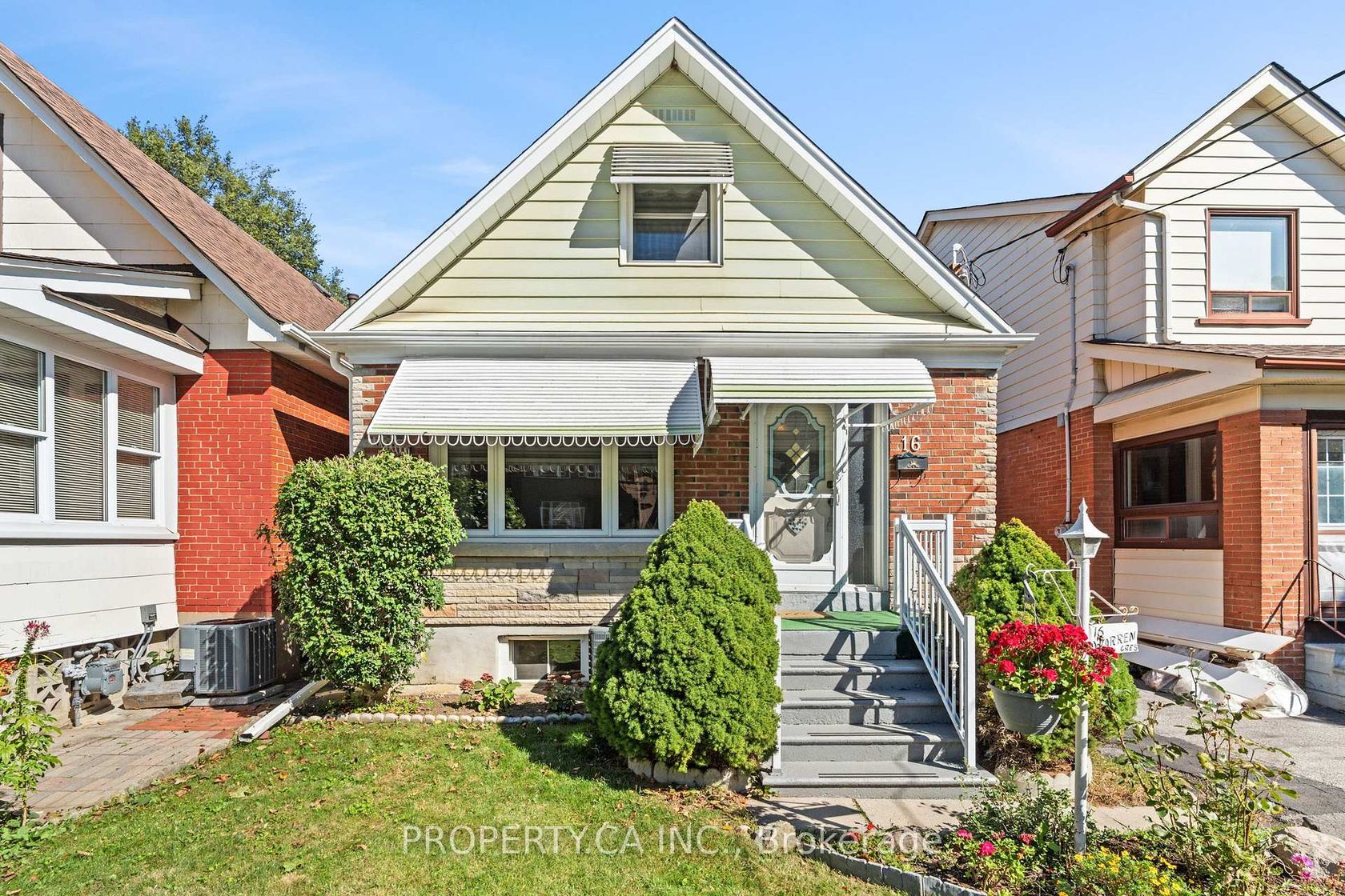 16 Warren Crescent, Lambton Baby Point, Toronto 