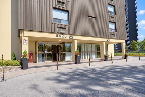 Photo 3 at 301 - 3420 Eglinton Avenue E, Scarborough Village, Toronto