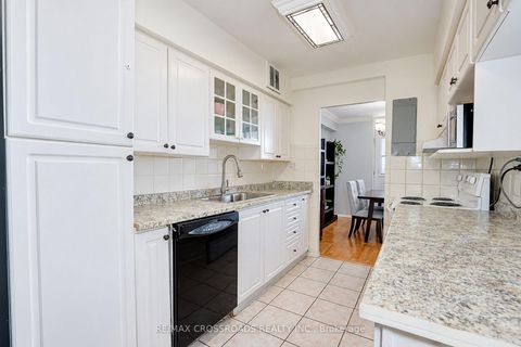 Photo 15 at 301 - 3420 Eglinton Avenue E, Scarborough Village, Toronto