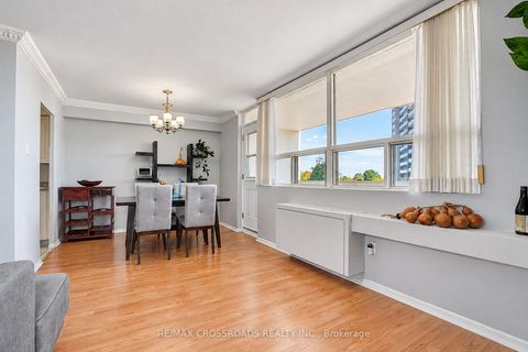 Photo 19 at 301 - 3420 Eglinton Avenue E, Scarborough Village, Toronto