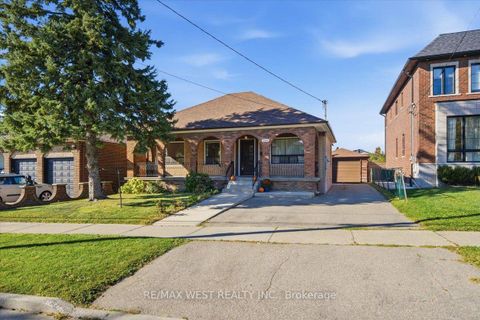Photo 3 at 198 Rustic Road, Rustic, Toronto