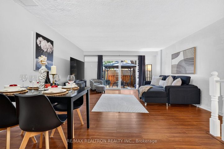 Photo 3 at 5 - 1185 Birchmount Road, Dorset Park, Toronto