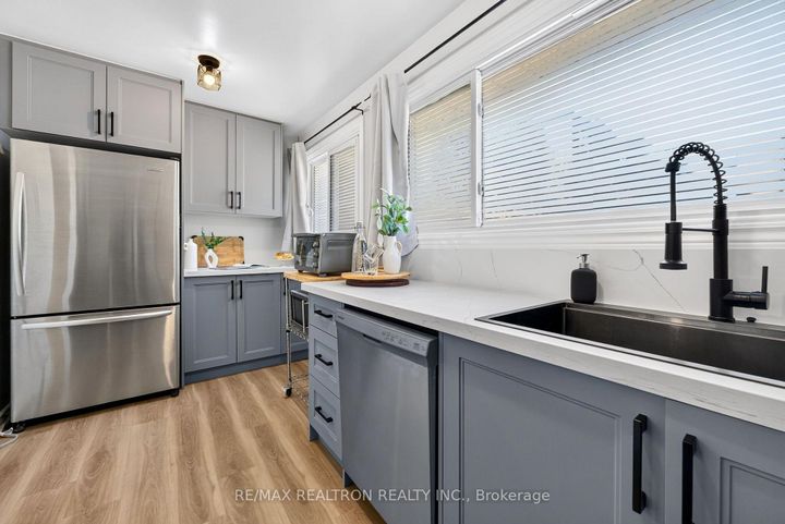 Photo 13 at 5 - 1185 Birchmount Road, Dorset Park, Toronto