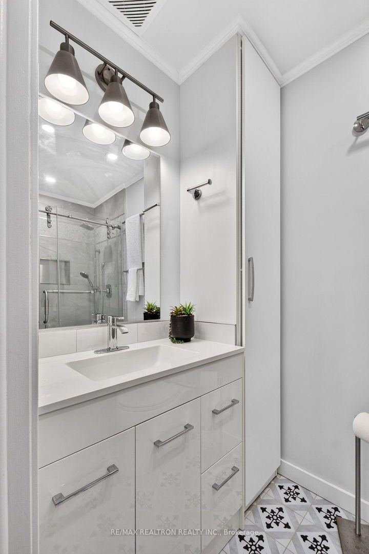 Photo 25 at 5 - 1185 Birchmount Road, Dorset Park, Toronto