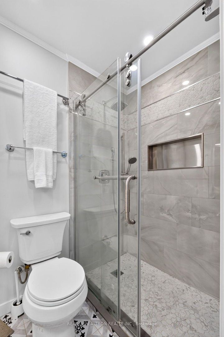 Photo 26 at 5 - 1185 Birchmount Road, Dorset Park, Toronto