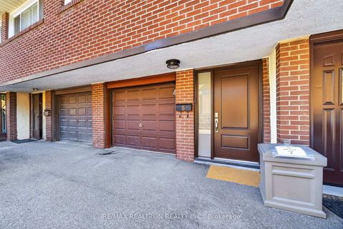 Photo 1 at 5 - 1185 Birchmount Road, Dorset Park, Toronto