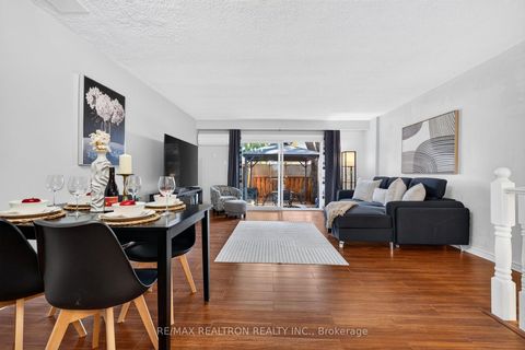 Photo 3 at 5 - 1185 Birchmount Road, Dorset Park, Toronto