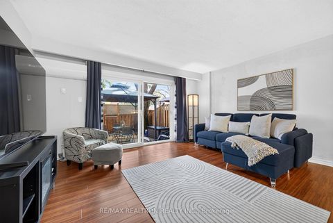 Photo 4 at 5 - 1185 Birchmount Road, Dorset Park, Toronto