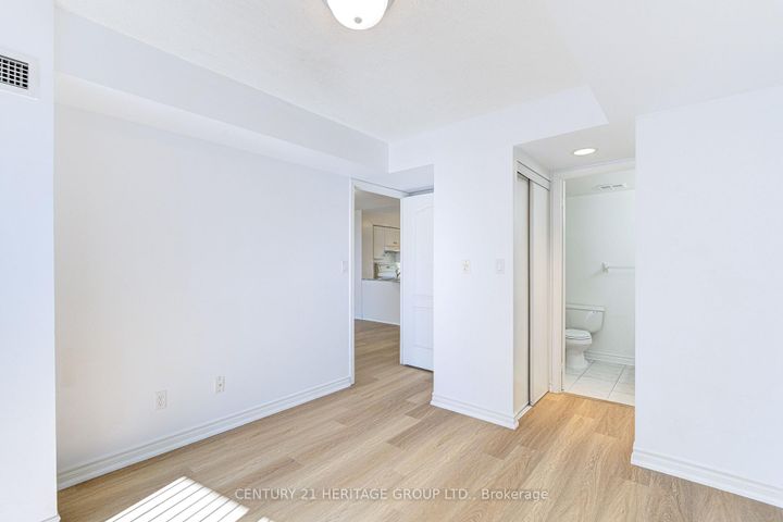 Photo 27 at 610 - 2 Rean Drive, Bayview Village, Toronto