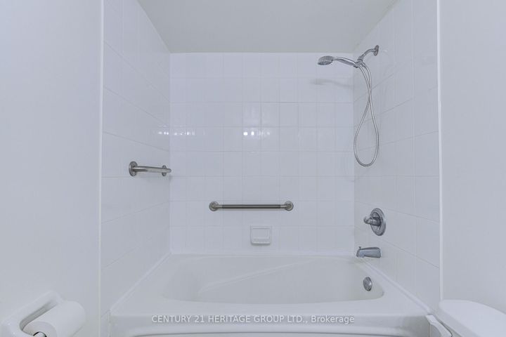 Photo 30 at 610 - 2 Rean Drive, Bayview Village, Toronto