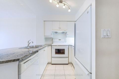 Photo 13 at 610 - 2 Rean Drive, Bayview Village, Toronto