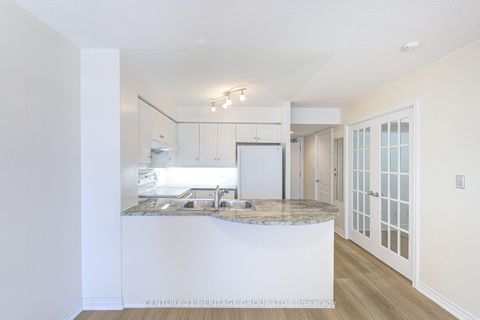 Photo 16 at 610 - 2 Rean Drive, Bayview Village, Toronto