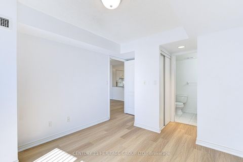 Photo 27 at 610 - 2 Rean Drive, Bayview Village, Toronto