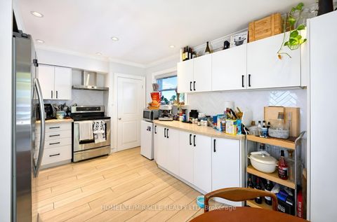 Photo 10 at 24 Acorn Avenue, City Centre West, Toronto