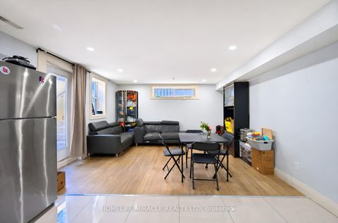 Photo 31 at 24 Acorn Avenue, City Centre West, Toronto