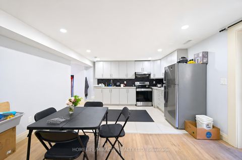 Photo 32 at 24 Acorn Avenue, City Centre West, Toronto