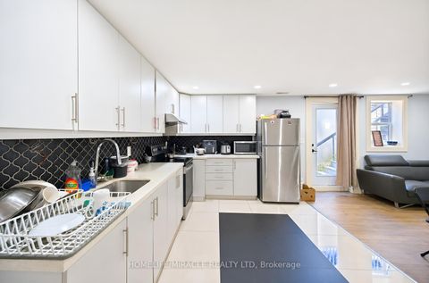 Photo 33 at 24 Acorn Avenue, City Centre West, Toronto