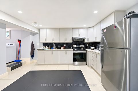 Photo 34 at 24 Acorn Avenue, City Centre West, Toronto