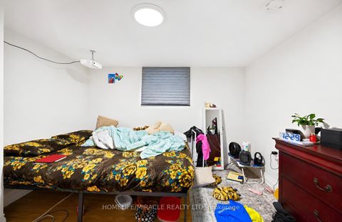 Photo 38 at 24 Acorn Avenue, City Centre West, Toronto