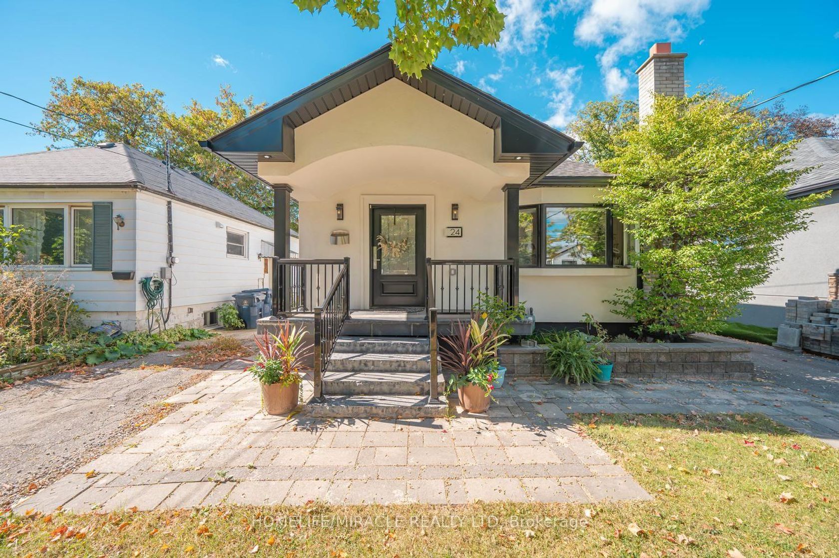 24 Acorn Avenue, City Centre West, Toronto 