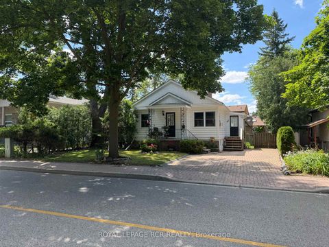 Photo 1 at 82 Mill Street, Mill Pond, Richmond Hill