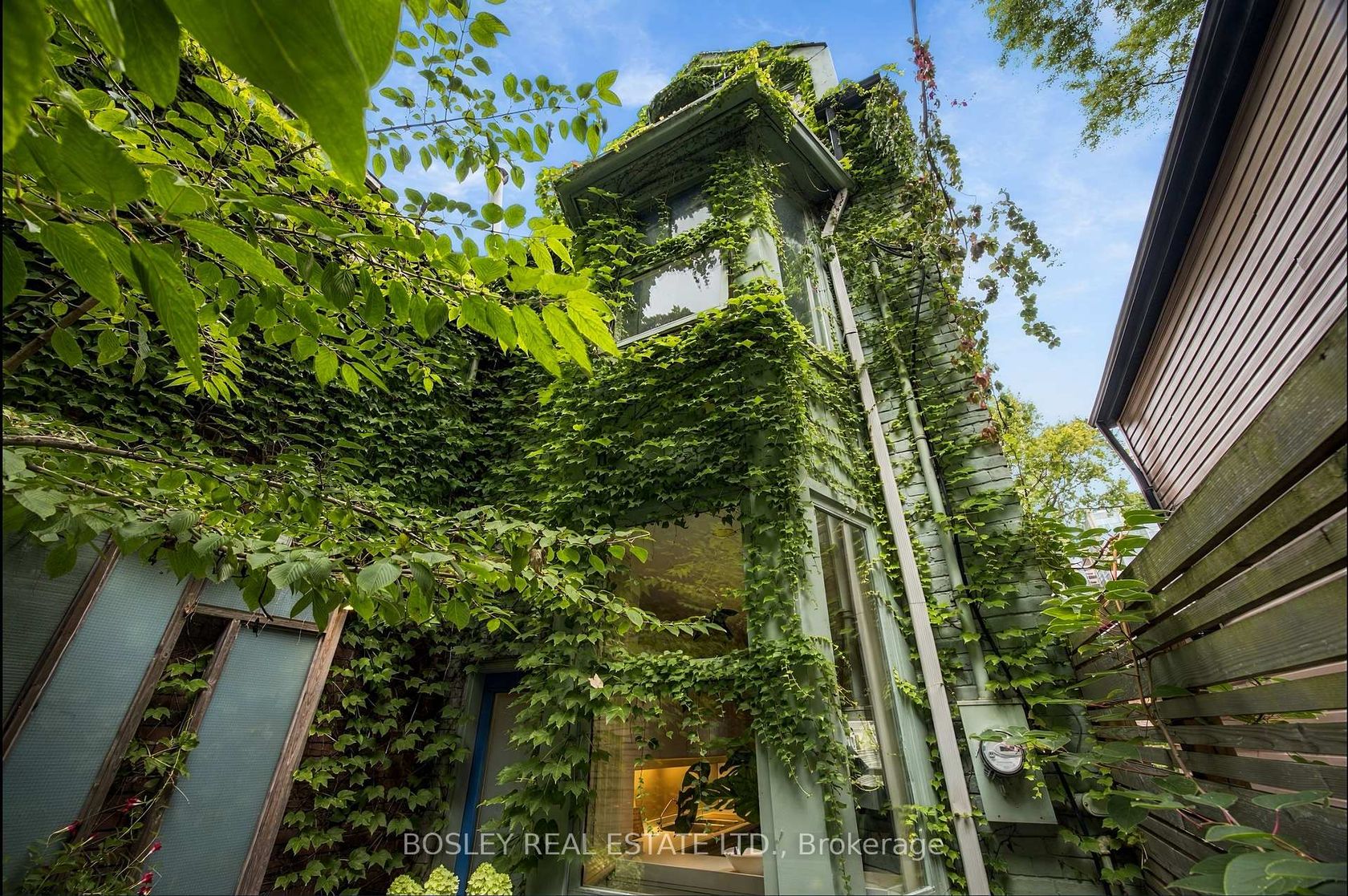 33A Henry Street, Chinatown, Toronto 
