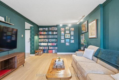 Photo 1 at 1811 - 15 Maitland Place, South St. James Town, Toronto