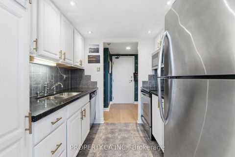 Photo 8 at 1811 - 15 Maitland Place, South St. James Town, Toronto