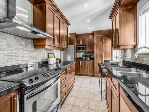 Photo 17 at 25 Proudbank Millway, Windfields, Toronto