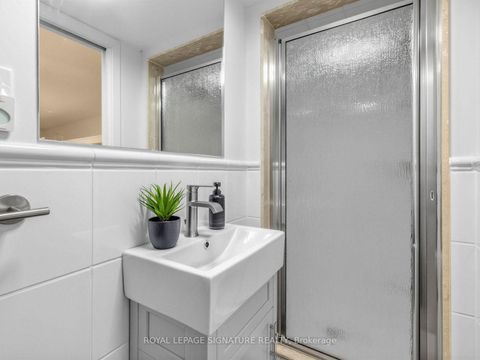 Photo 31 at 25 Proudbank Millway, Windfields, Toronto