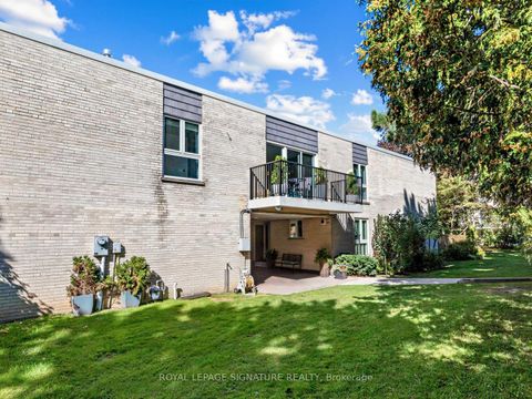 Photo 36 at 25 Proudbank Millway, Windfields, Toronto