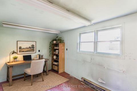 Photo 16 at 82 Oakley Park Square, Wellington, Barrie