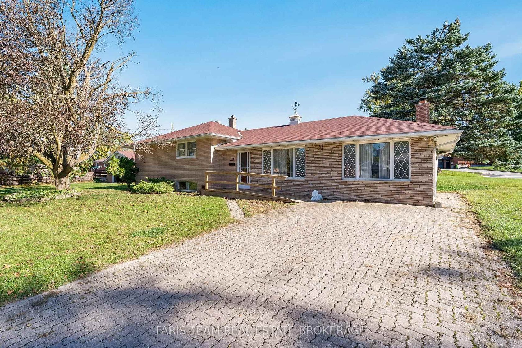 82 Oakley Park Square, Wellington, Barrie photo number 2