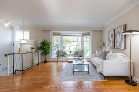Photo 7 at 18 Horizon Crescent, Sullivan, Toronto