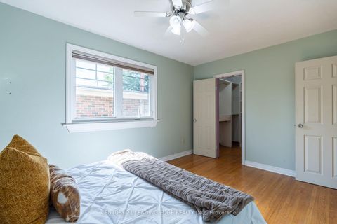 Photo 16 at 18 Horizon Crescent, Sullivan, Toronto