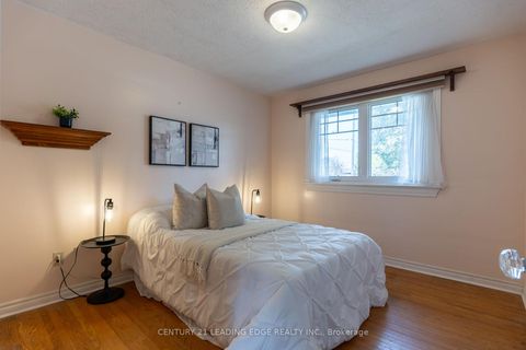 Photo 19 at 18 Horizon Crescent, Sullivan, Toronto