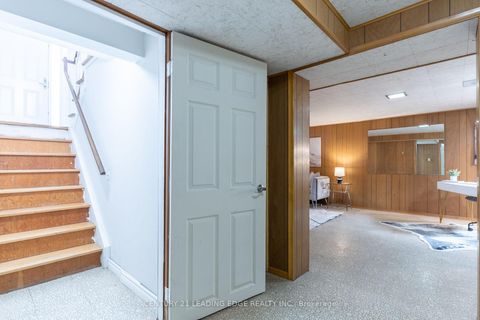 Photo 24 at 18 Horizon Crescent, Sullivan, Toronto