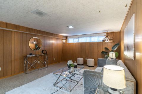 Photo 26 at 18 Horizon Crescent, Sullivan, Toronto