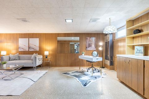 Photo 27 at 18 Horizon Crescent, Sullivan, Toronto