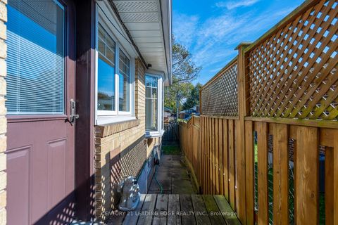 Photo 30 at 18 Horizon Crescent, Sullivan, Toronto
