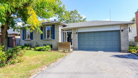 Photo 1 at 9 Bronte Crescent, Letitia Heights, Barrie