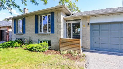 Photo 2 at 9 Bronte Crescent, Letitia Heights, Barrie