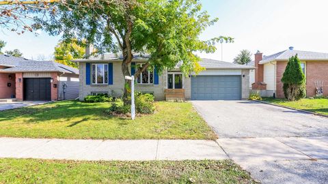 Photo 4 at 9 Bronte Crescent, Letitia Heights, Barrie