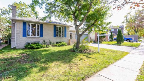 Photo 5 at 9 Bronte Crescent, Letitia Heights, Barrie